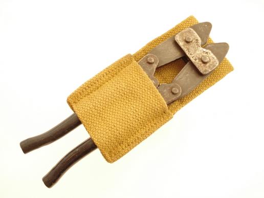 WW2 British Wire Cutters & Webbing Frog
