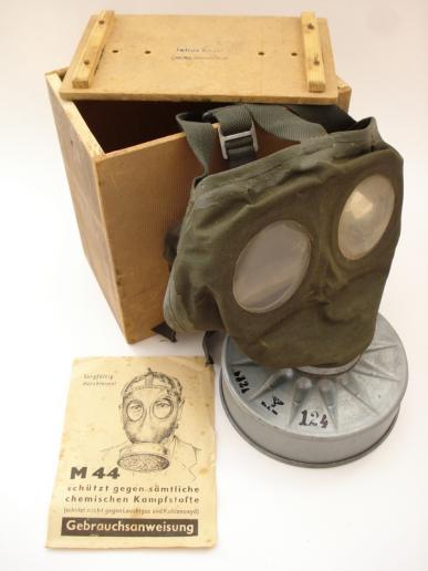 WW2 German M44 Civilian Gas Mask