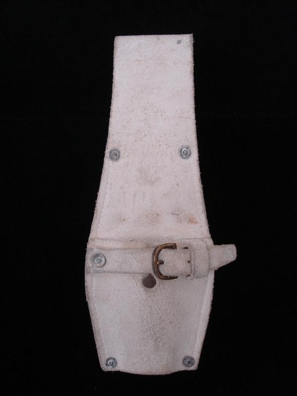 British Buff Leather Bayonet Frog