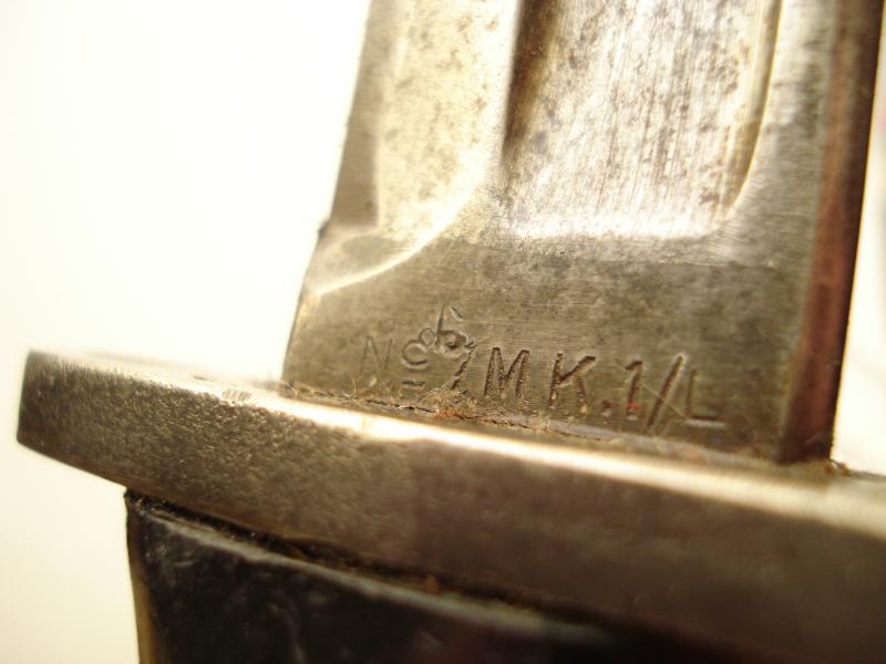 British No7 Mk1/L Bayonet (Black Grips)