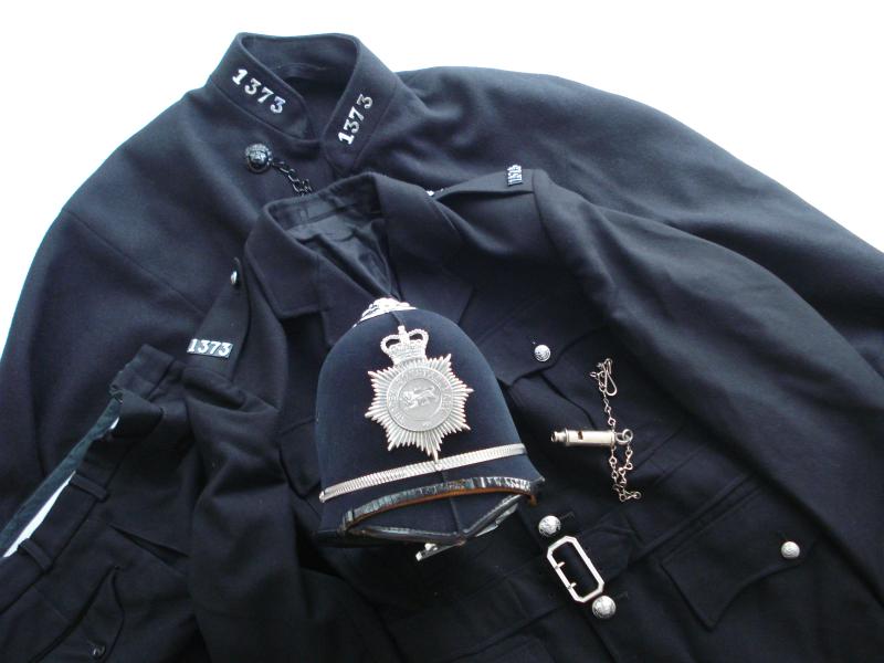 Obsolete, Surrey Police Uniform