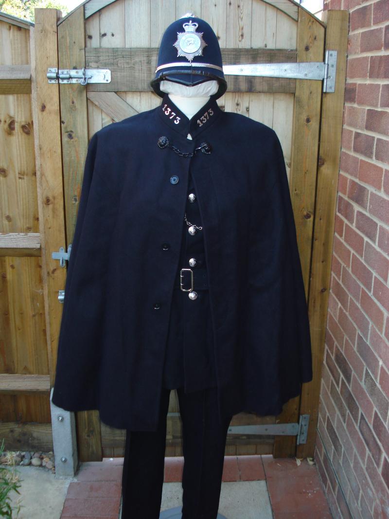 Obsolete, Surrey Police Uniform